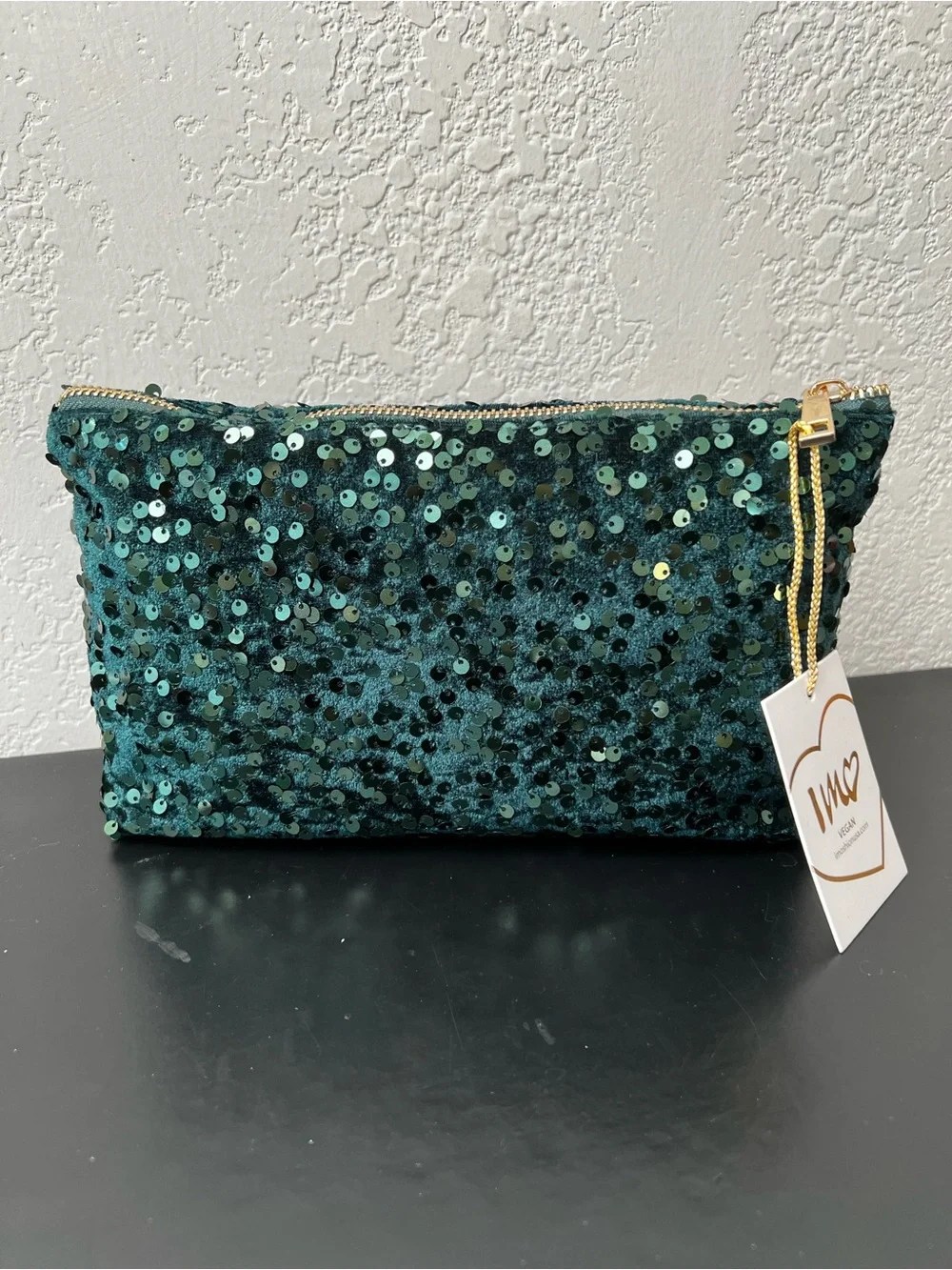 NWT Sequin Zip Pouch Clutch in Emerald Green by Imoshion
